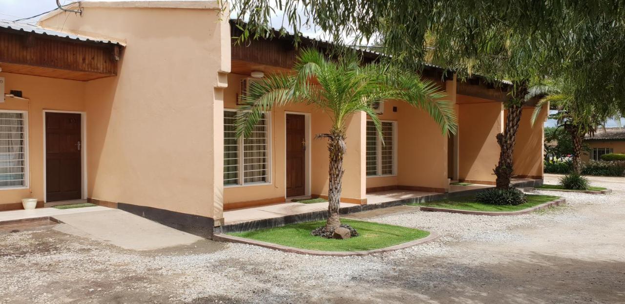 Mwiluzi Motel Ltd Lusaka Exterior photo